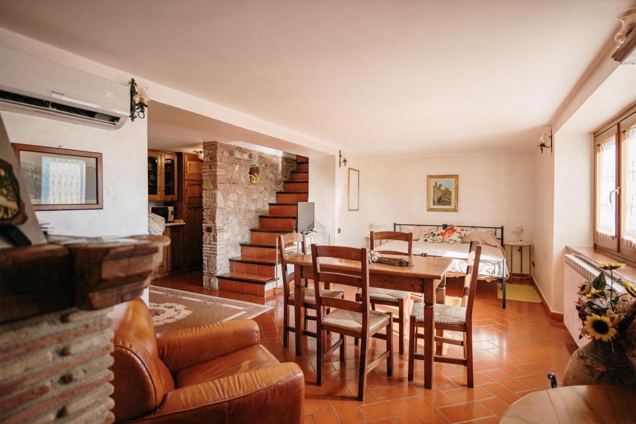 Lago Del Turano - La Taverna Con Cucina Open Space E Free Wi-Fi Ascrea エクステリア 写真