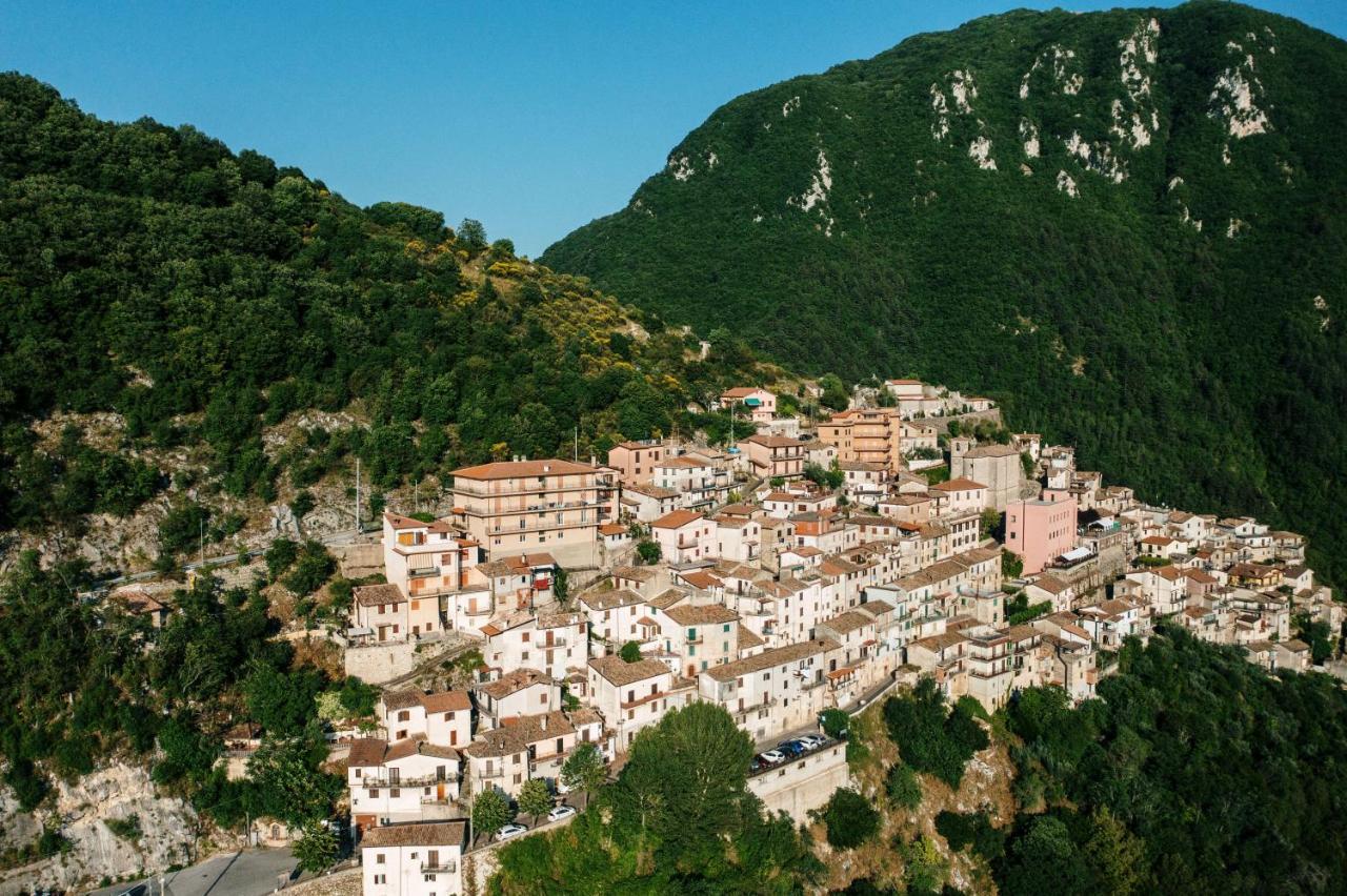 Lago Del Turano - La Taverna Con Cucina Open Space E Free Wi-Fi Ascrea エクステリア 写真