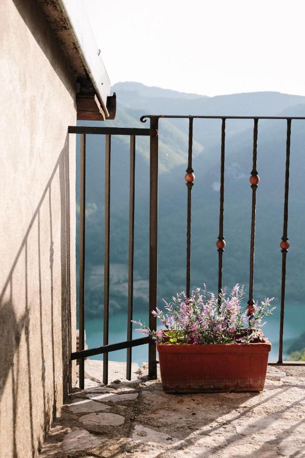 Lago Del Turano - La Taverna Con Cucina Open Space E Free Wi-Fi Ascrea エクステリア 写真